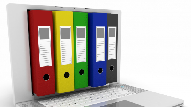 Dokumentu mapes atvērta laptopa ekrānā