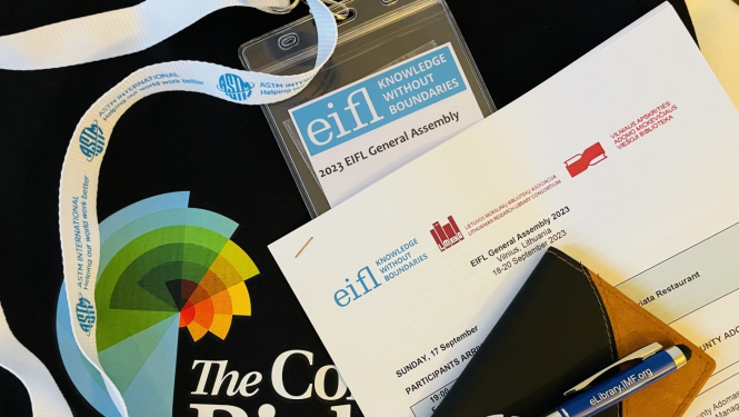 Ģenerālās asamblejas reprezantācijas materiāli - pildspalva, piezīmju papīrs